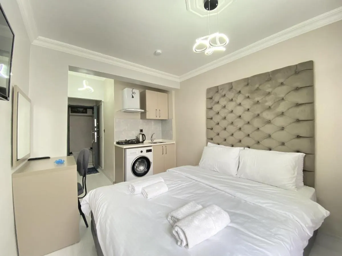 Chic Studio Flat 5 Min To Trump Tower And Metro contacts